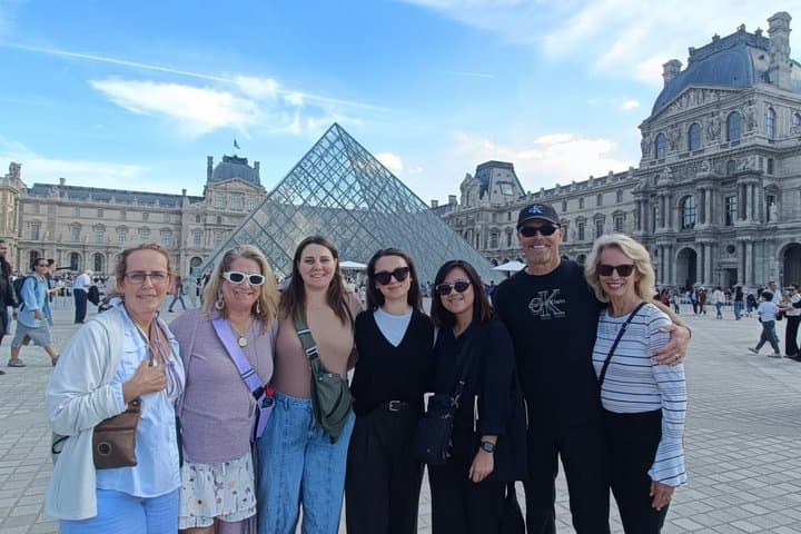 Paris: 40+ Must-See Sights & French Food Experience