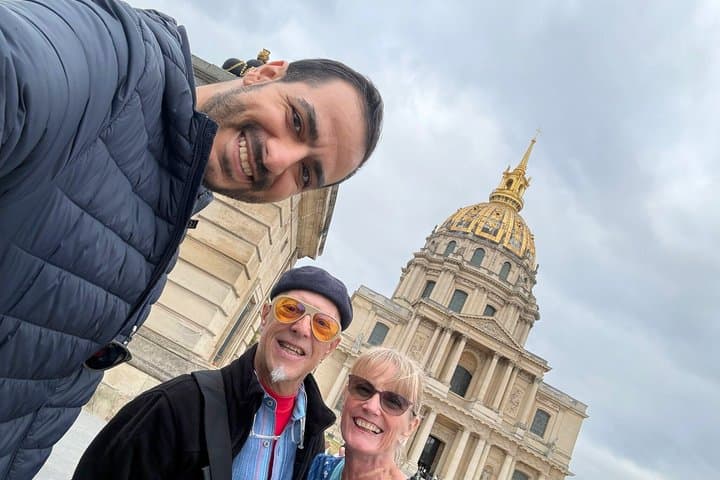 Ultimate Paris Private Tour: 50+ Sights, Coffee and French Lunch
